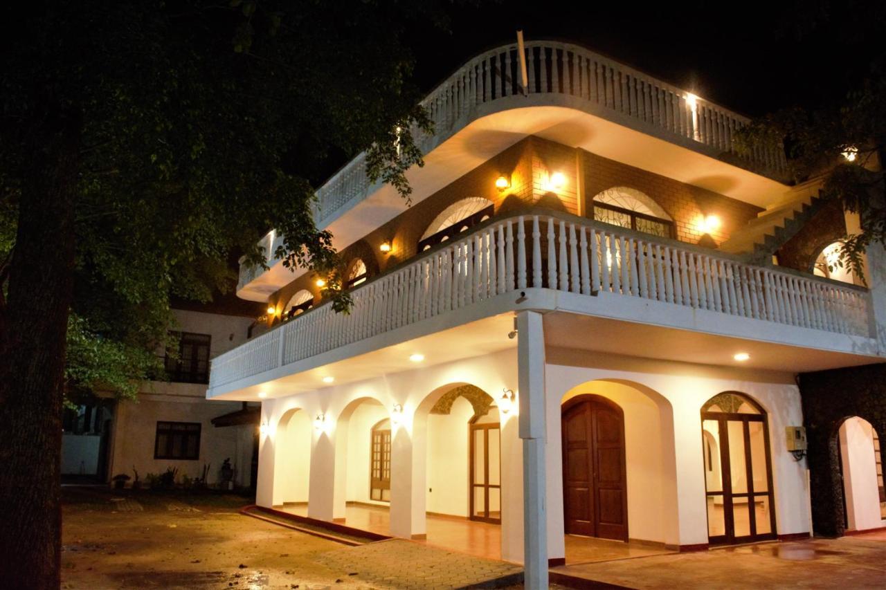 Murphy'S Villa Katunayake Exterior photo